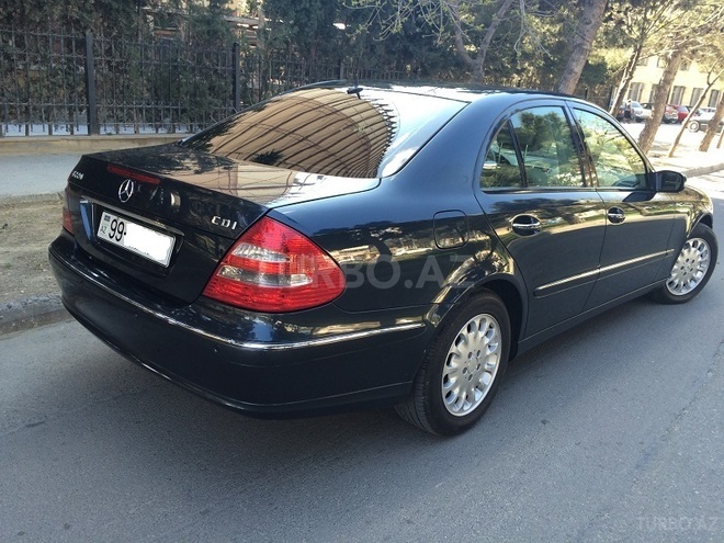 Mercedes E 220 2005, 180,000 km - 2.2 л - Bakı