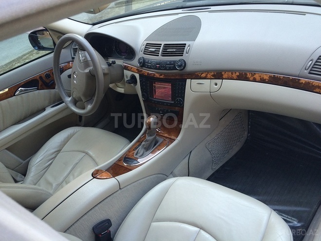 Mercedes E 220 2005, 180,000 km - 2.2 л - Bakı