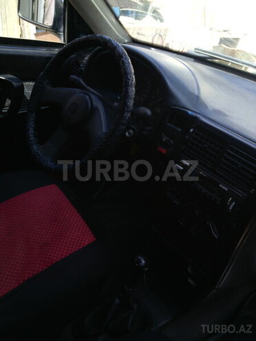 Volkswagen Polo 1995, 270,000 km - 1.6 l - Bakı