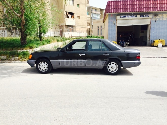 Mercedes E 230 1986, 347,000 km - 2.3 л - Bakı