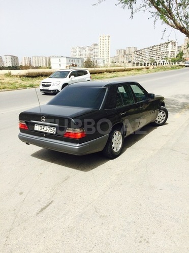 Mercedes E 230 1986, 347,000 km - 2.3 л - Bakı