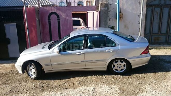 Mercedes C 220 2000, 220,000 km - 2.2 l - Bakı