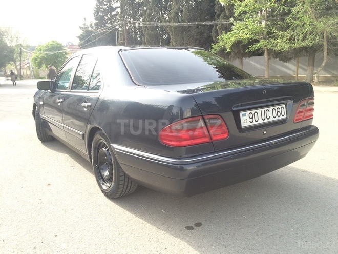 Mercedes E 240 1998, 347,000 km - 2.4 л - Bakı