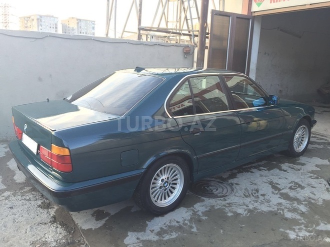 BMW 525 1993, 293,000 km - 2.5 l - Bakı