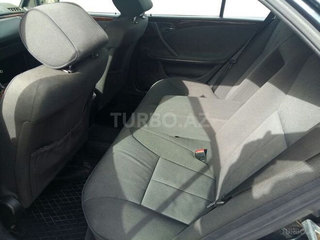 Mercedes E 220 2000, 215,000 km - 2.2 l - Bakı