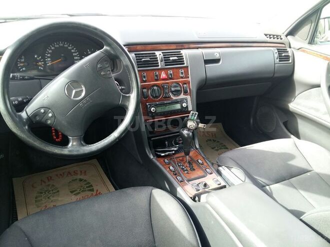Mercedes E 220 2000, 215,000 km - 2.2 l - Bakı