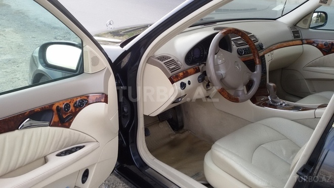 Mercedes E 320 2005, 235,000 km - 3.2 l - Bakı