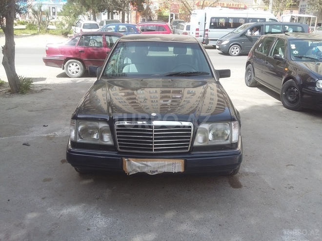 Mercedes E 220 1995, 120,000 km - 2.2 l - Bakı