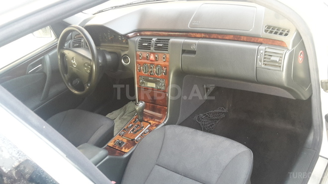 Mercedes E 240 2000, 220,000 km - 2.4 l - Bakı