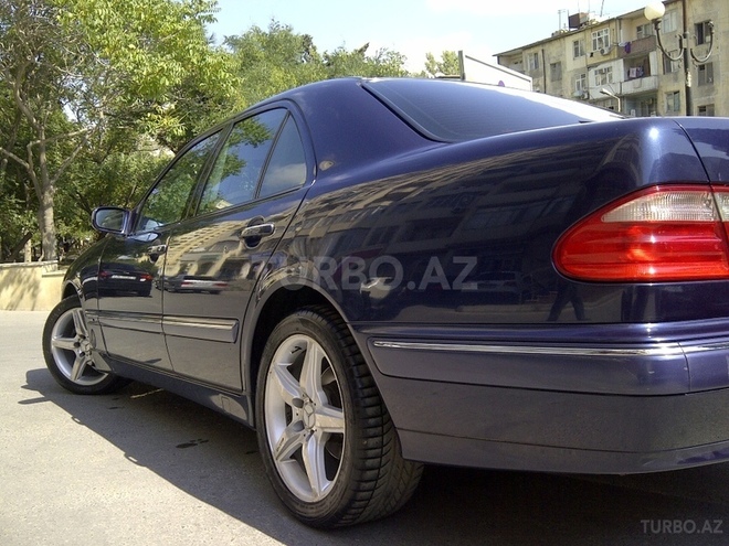 Mercedes E 240 1999, 219,700 km - 2.6 l - Bakı