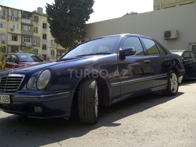 Mercedes E 240 1999, 219,700 km - 2.6 l - Bakı