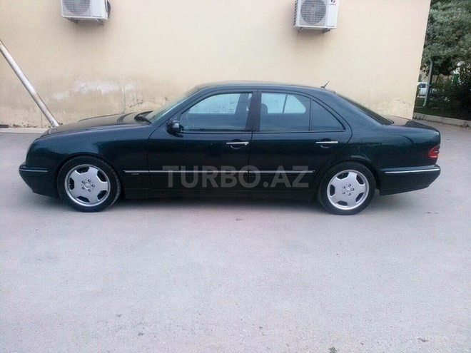 Mercedes E 220 1999, 320,000 km - 2.2 л - Bakı