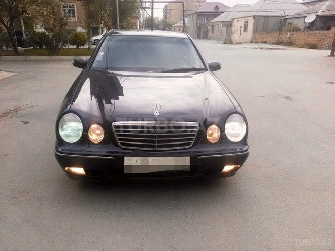 Mercedes E 220 1999, 320,000 km - 2.2 л - Bakı