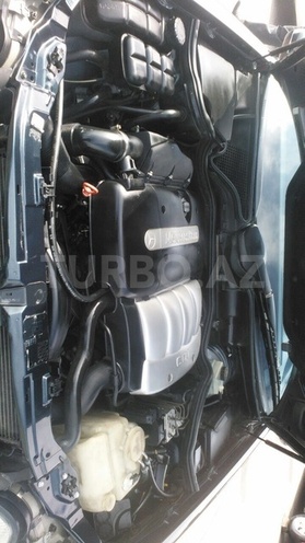 Mercedes E 220 1999, 320,000 km - 2.2 л - Bakı