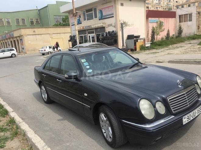 Mercedes E 240 1999, 275,000 km - 2.4 l - Sumqayıt