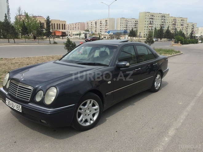 Mercedes E 240 1999, 275,000 km - 2.4 l - Sumqayıt