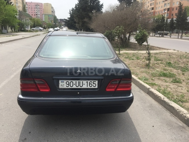 Mercedes E 240 1999, 275,000 km - 2.4 l - Sumqayıt