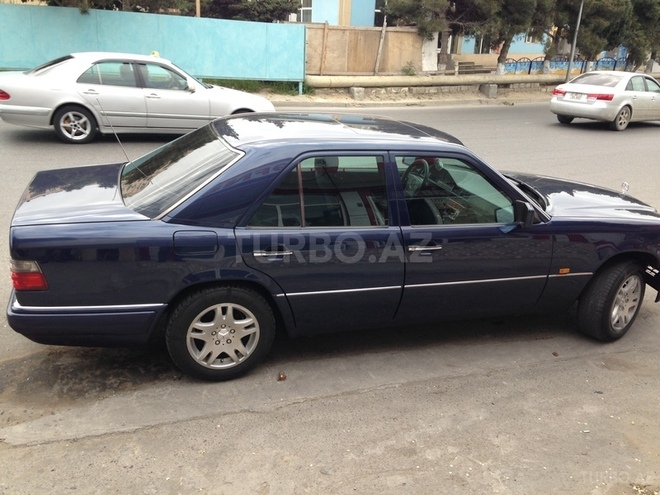 Mercedes E 220 1994, 280,000 km - 2.2 л - Bakı