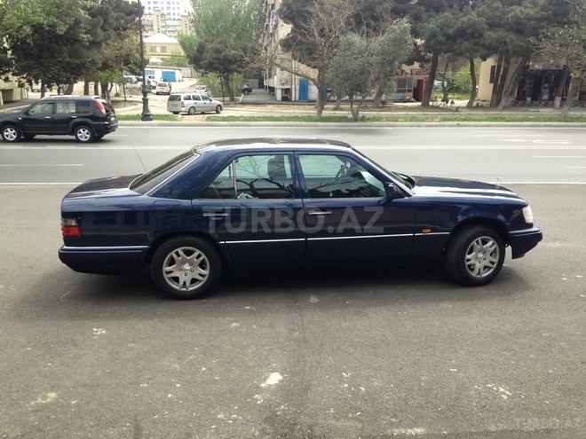 Mercedes E 220 1994, 280,000 km - 2.2 л - Bakı