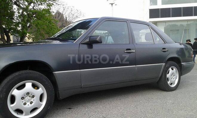 Mercedes E 300 1993, 517,865 km - 3.0 l - Bakı