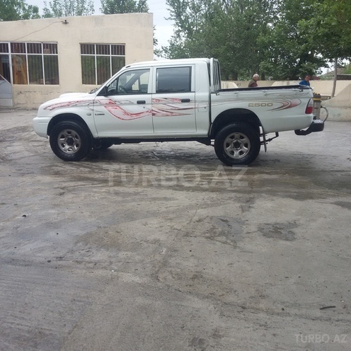 Mitsubishi L200 2006, 110,000 km - 2.5 l - Bərdə