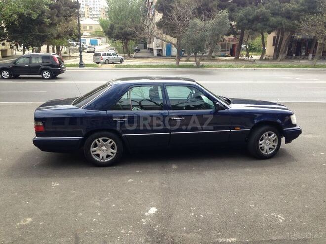 Mercedes E 220 1994, 276,000 km - 2.2 л - Bakı