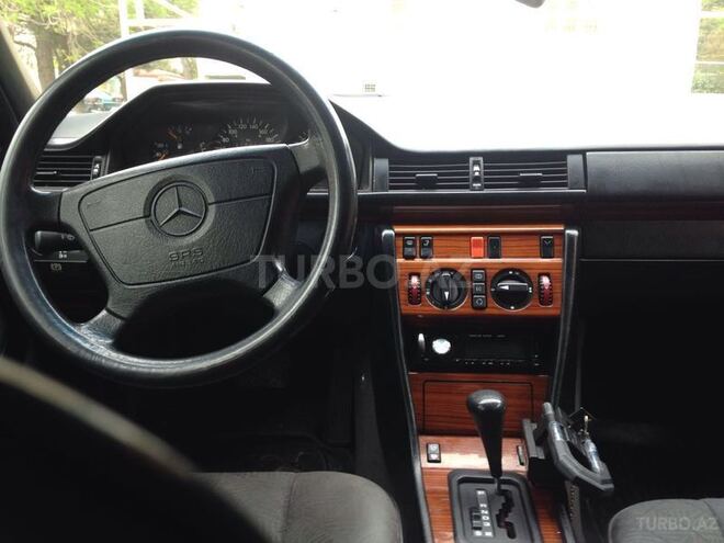 Mercedes E 220 1994, 276,000 km - 2.2 л - Bakı