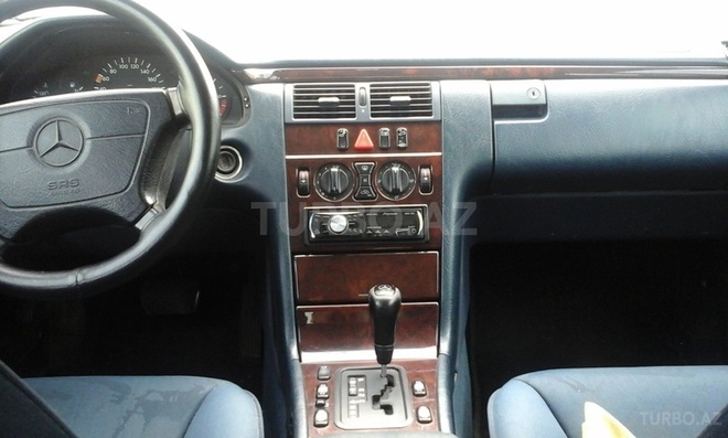 Mercedes E 220 1997, 264,000 km - 2.2 l - Bakı