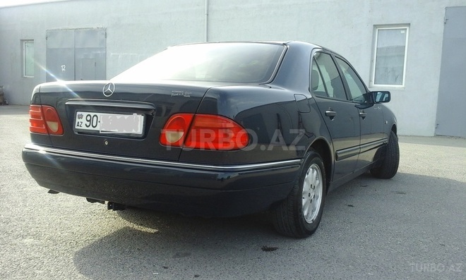Mercedes E 220 1997, 264,000 km - 2.2 l - Bakı