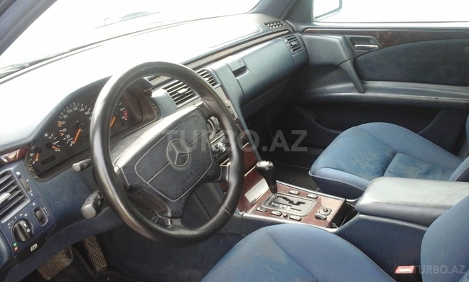 Mercedes E 220 1997, 264,000 km - 2.2 l - Bakı