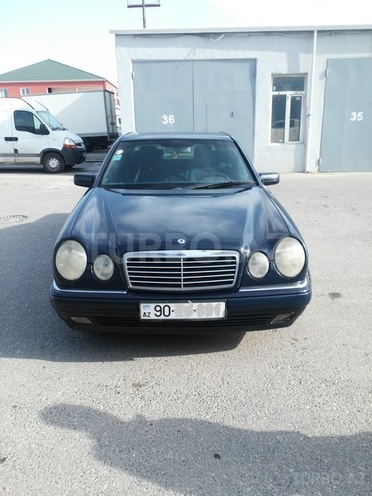 Mercedes E 220 1997, 264,000 km - 2.2 l - Bakı