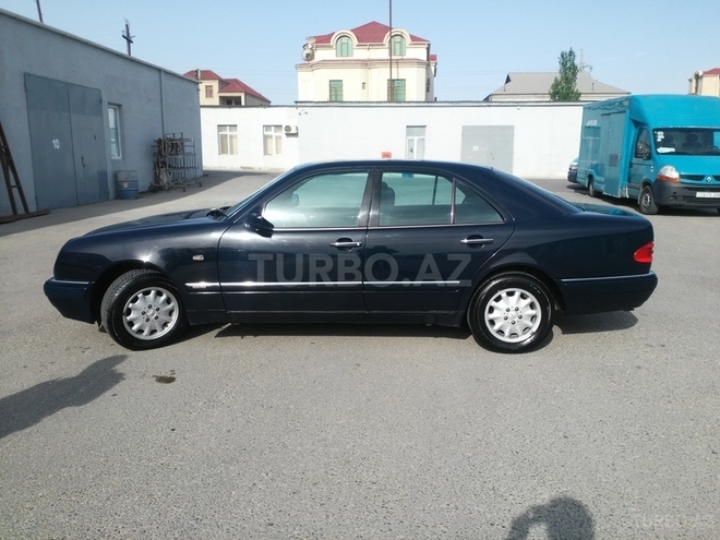 Mercedes E 220 1997, 264,000 km - 2.2 l - Bakı
