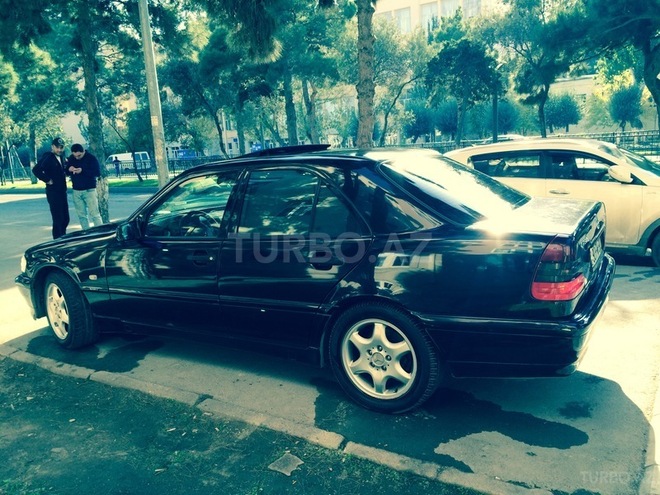 Mercedes C 230 1998, 280,000 km - 2.3 l - Bakı