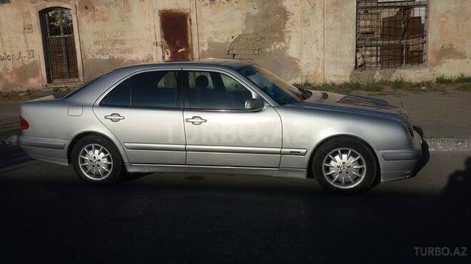 Mercedes E 200 2000, 260,000 km - 2.0 л - Bakı