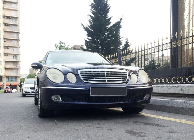 Mercedes E 240 2003, 260,000 km - 2.6 l - Bakı