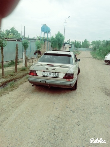 Mercedes E 200 1987, 5,000 km - 0.2 l - İmişli