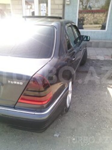 Mercedes C 250 1997, 380,000 km - 2.5 l - Quba