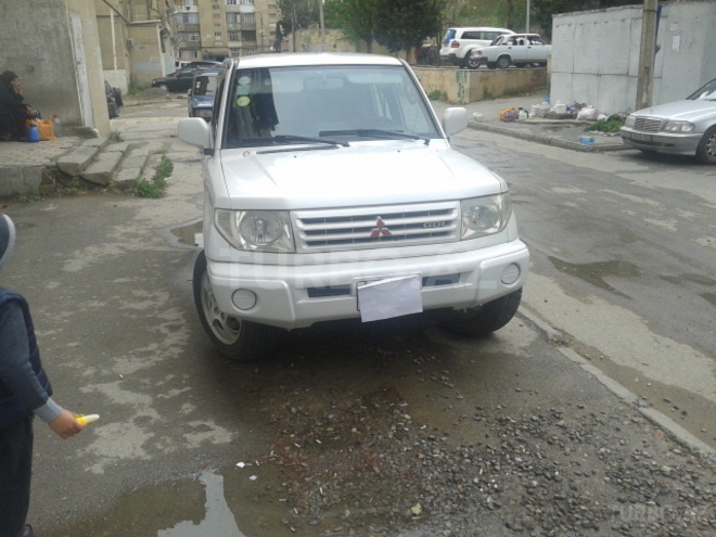 Mitsubishi Pajero io 1999, 182,000 km - 1.8 l - Bakı