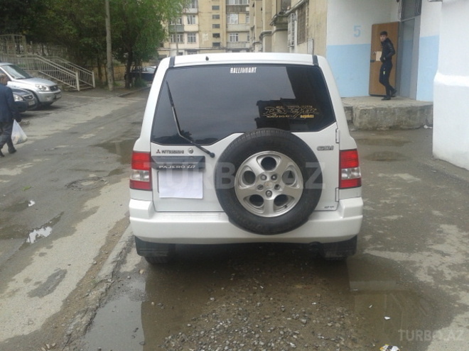 Mitsubishi Pajero io 1999, 182,000 km - 1.8 l - Bakı