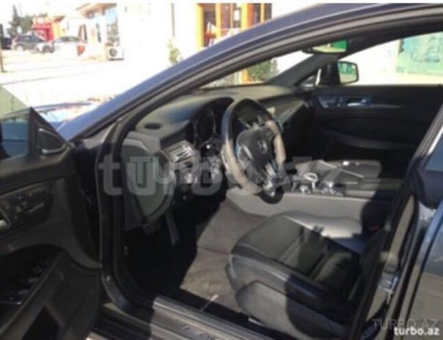 Mercedes CLS 63 AMG 2011, 63,000 km - 5.5 л - Bakı