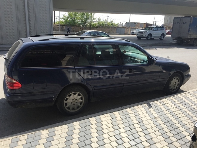 Mercedes E 240 1998, 180,000 km - 2.4 l - Bakı