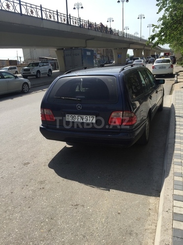 Mercedes E 240 1998, 180,000 km - 2.4 l - Bakı