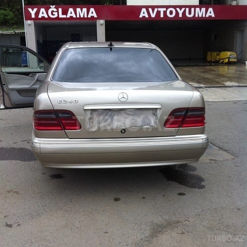 Mercedes E 240 1999, 227,000 km - 2.4 l - Tovuz
