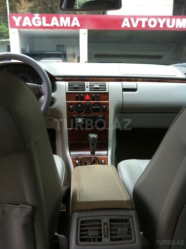 Mercedes E 240 1999, 227,000 km - 2.4 l - Tovuz