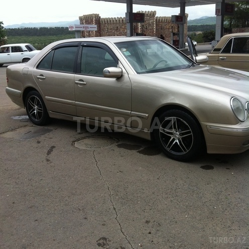 Mercedes E 240 1999, 227,000 km - 2.4 l - Tovuz