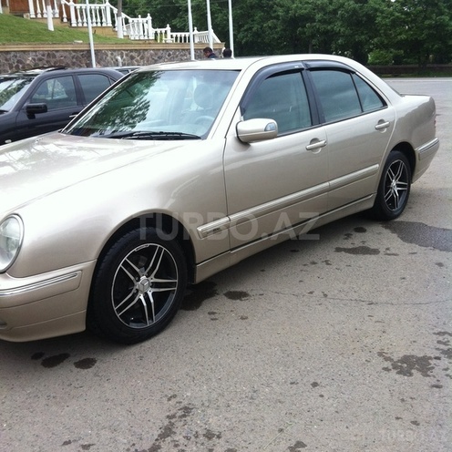 Mercedes E 240 1999, 227,000 km - 2.4 l - Tovuz