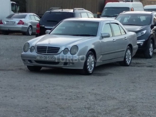 Mercedes E 220 1999, 270,000 km - 2.2 л - Sumqayıt