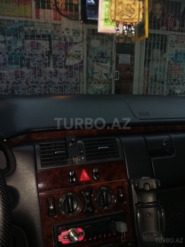 Mercedes E 220 1999, 270,000 km - 2.2 л - Sumqayıt