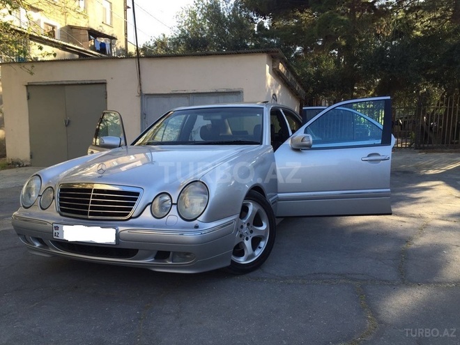 Mercedes E 320 2001, 155,000 km - 3.2 l - Bakı
