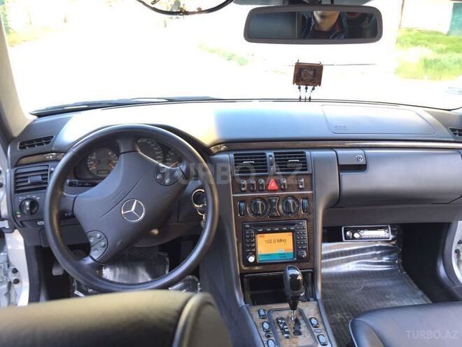 Mercedes E 320 2001, 155,000 km - 3.2 l - Bakı